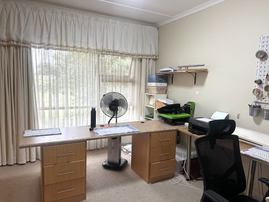 6 Bedroom Property for Sale in Dormehls Drift Western Cape